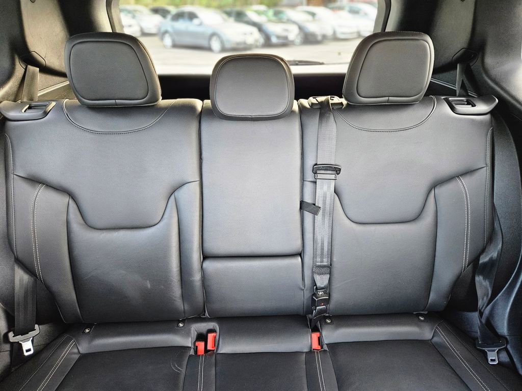 Used 2015 Jeep Renegade Limited w/ Safety & Security Group I AWD/4WD image 18