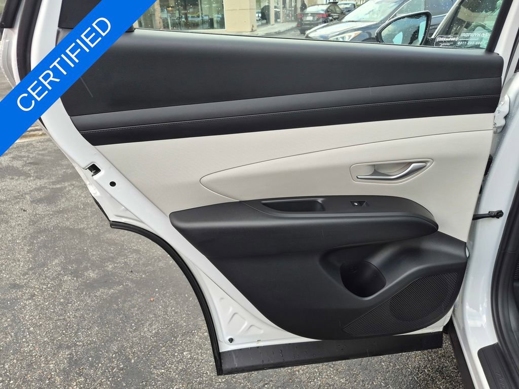Used 2025 Hyundai Tucson SE image 19