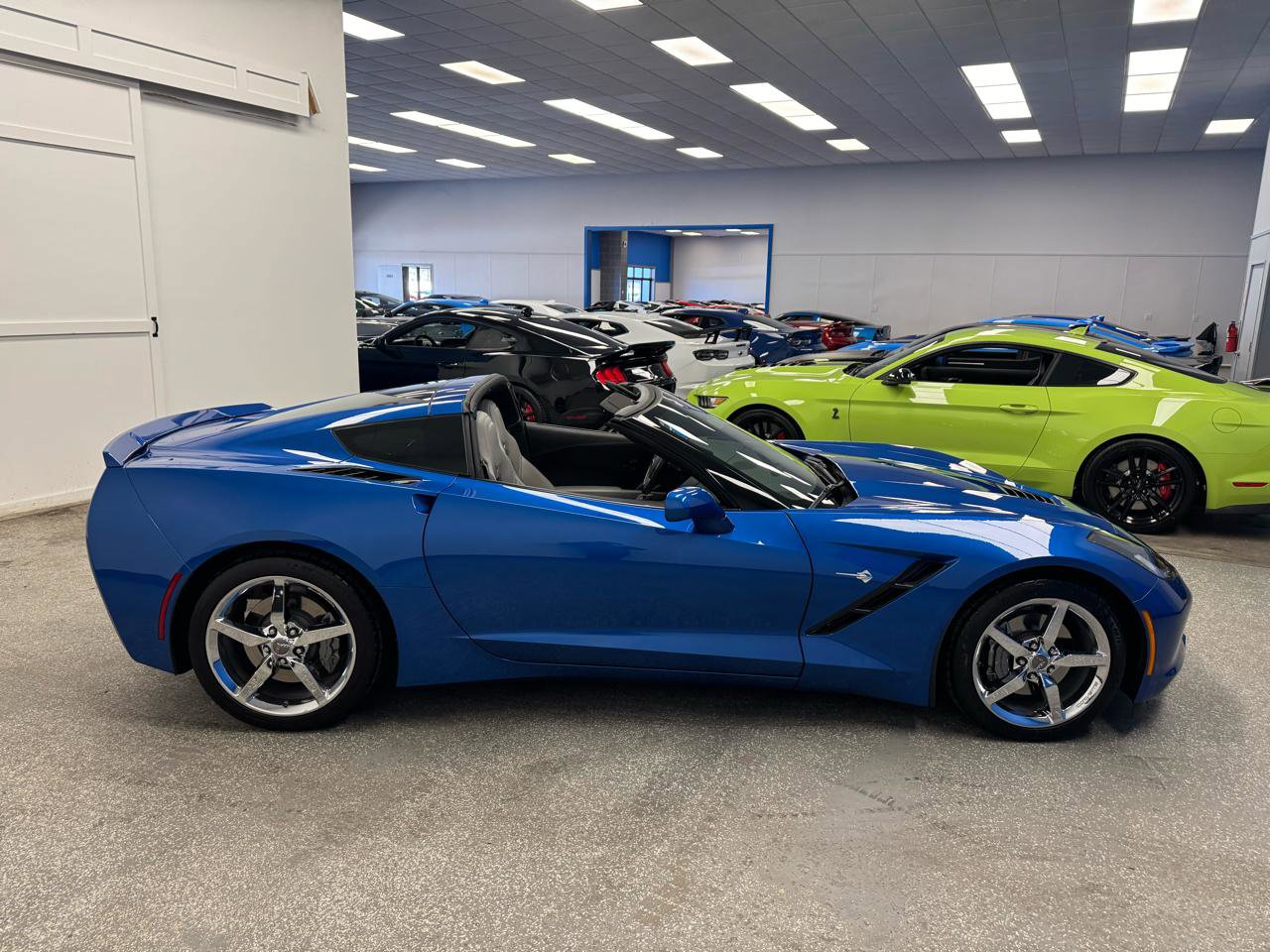 Used 2015 Chevrolet Corvette Stingray Coupe w/ 2LT Preferred Equipment Group image 5