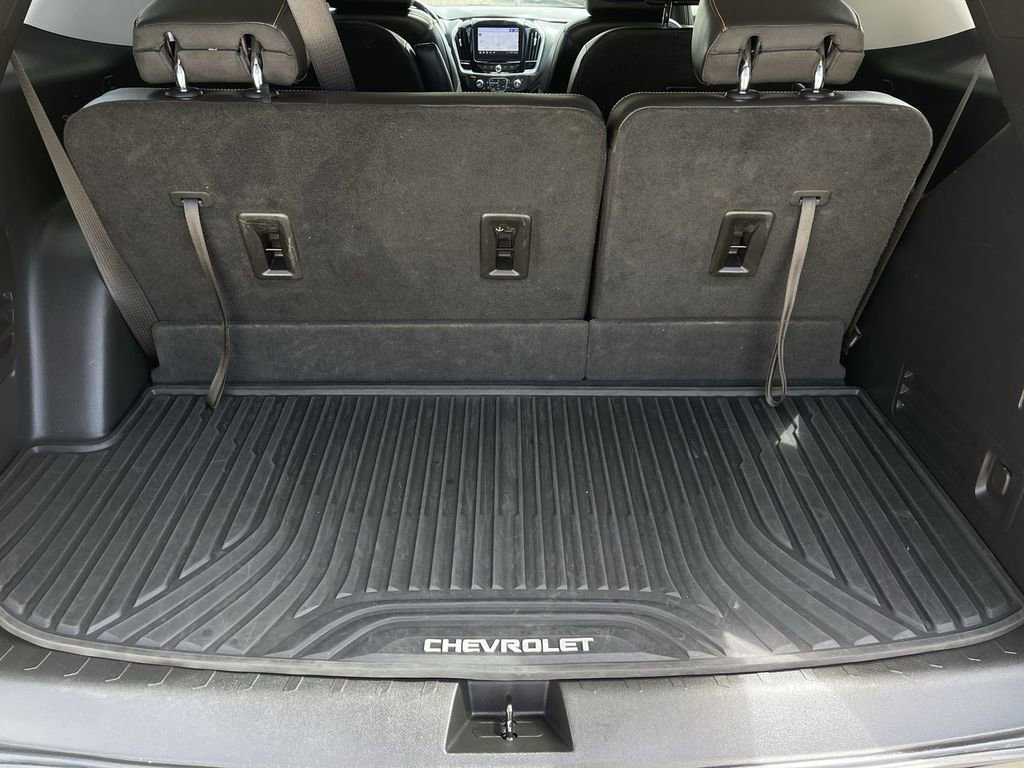 Used 2021 Chevrolet Traverse Premier w/ Redline Edition AWD/4WD image 27