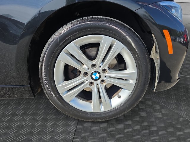 Used 2018 BMW 330i xDrive Sedan AWD/4WD image 35