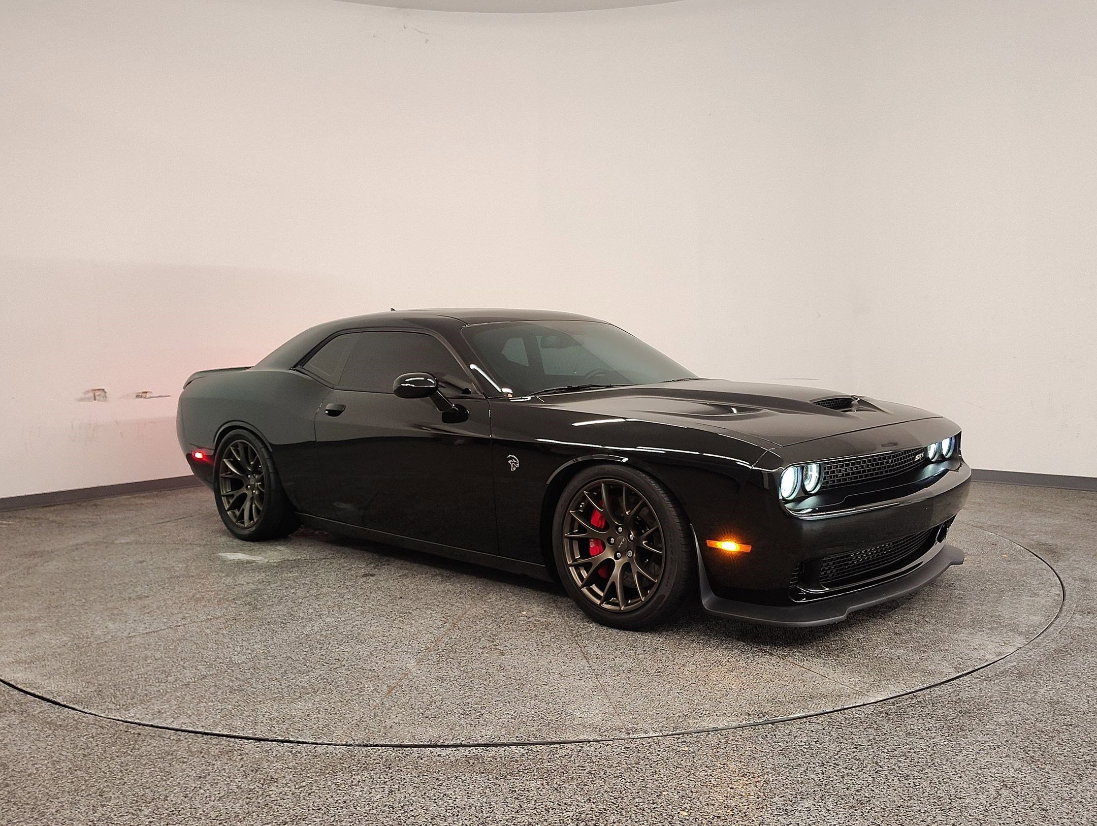 Used 2016 Dodge Challenger SRT Hellcat image 6