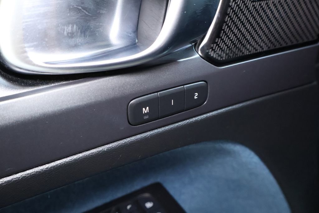 Used 2022 Volvo C40 P8 Recharge Ultimate image 15