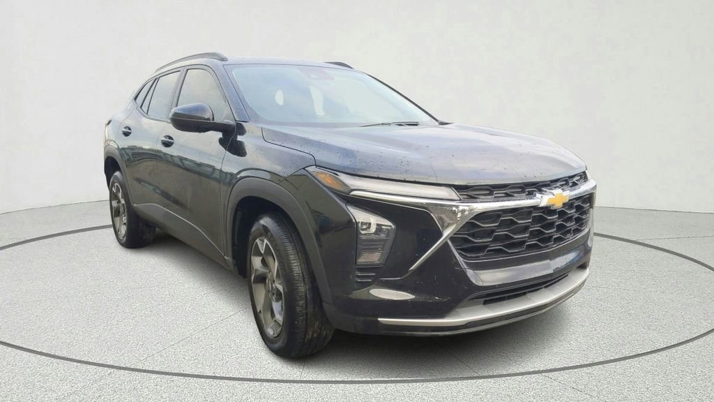 Used 2025 Chevrolet Trax LT w/ LT Convenience Package FWD image 1