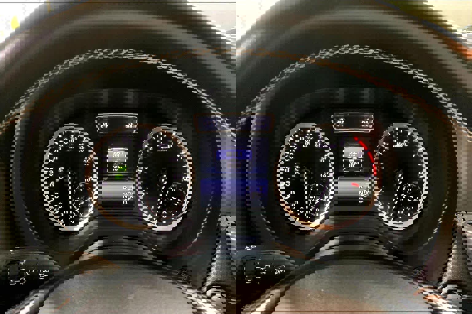 Used 2019 INFINITI QX30 LUXE w/ Navigation Package image 26