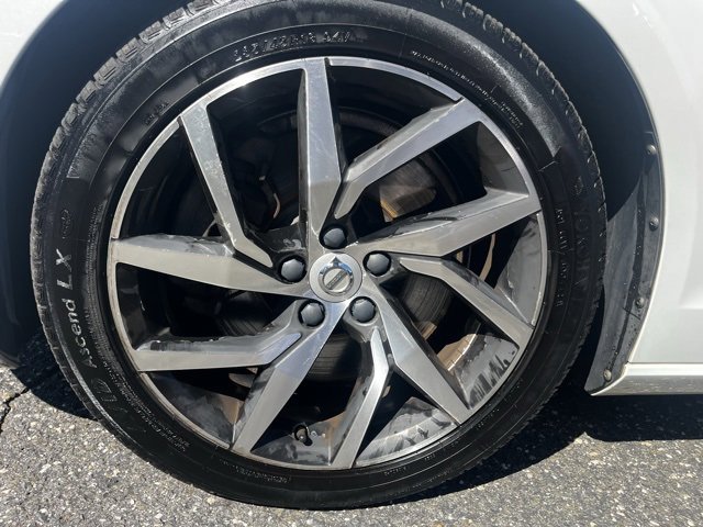 Used 2019 Volvo S60 T6 Momentum image 15