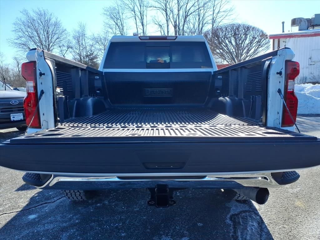 Used 2020 Chevrolet Silverado 2500 LT w/ Convenience Package image 17