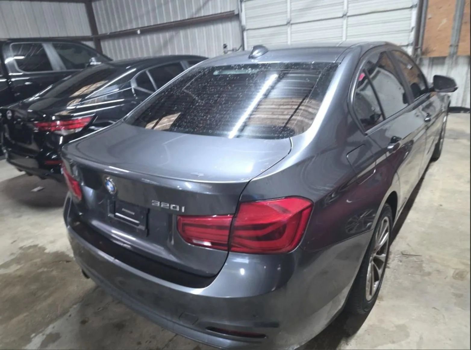 Used 2017 BMW 320i xDrive Sedan AWD/4WD image 2