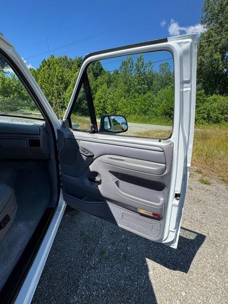 Used 1995 Ford Bronco XLT AWD/4WD image 13