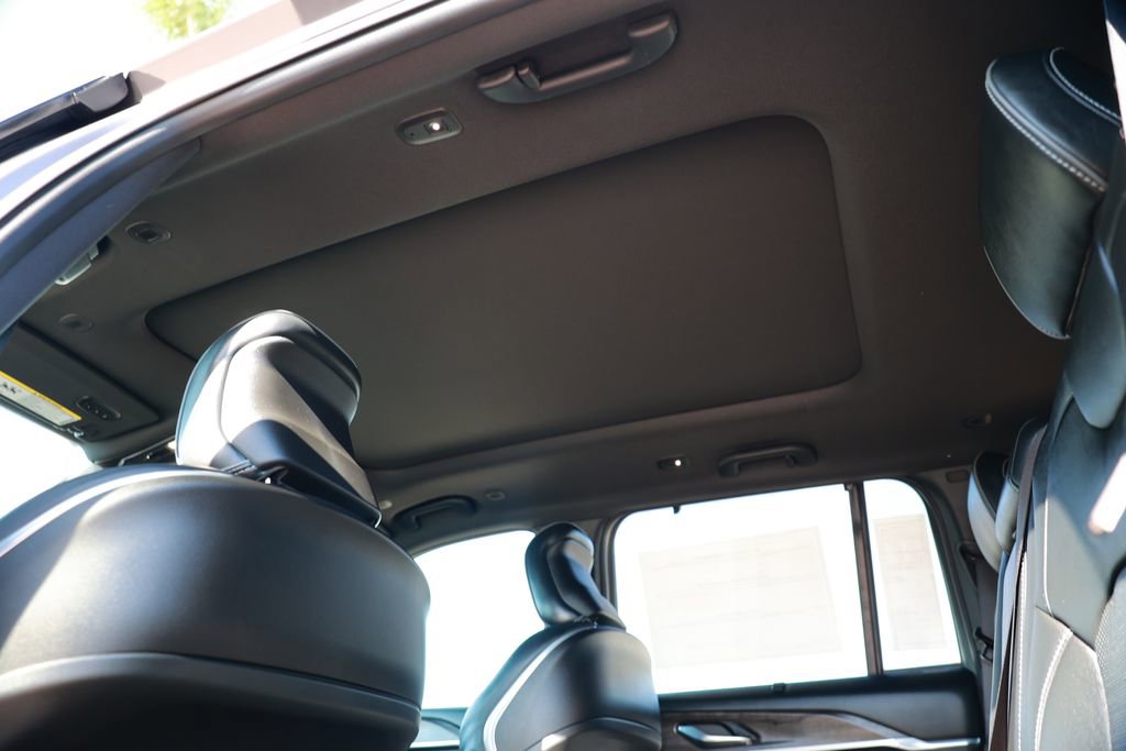 New 2025 Jeep Grand Cherokee Overland w/ Luxury Tech Group IV image 32