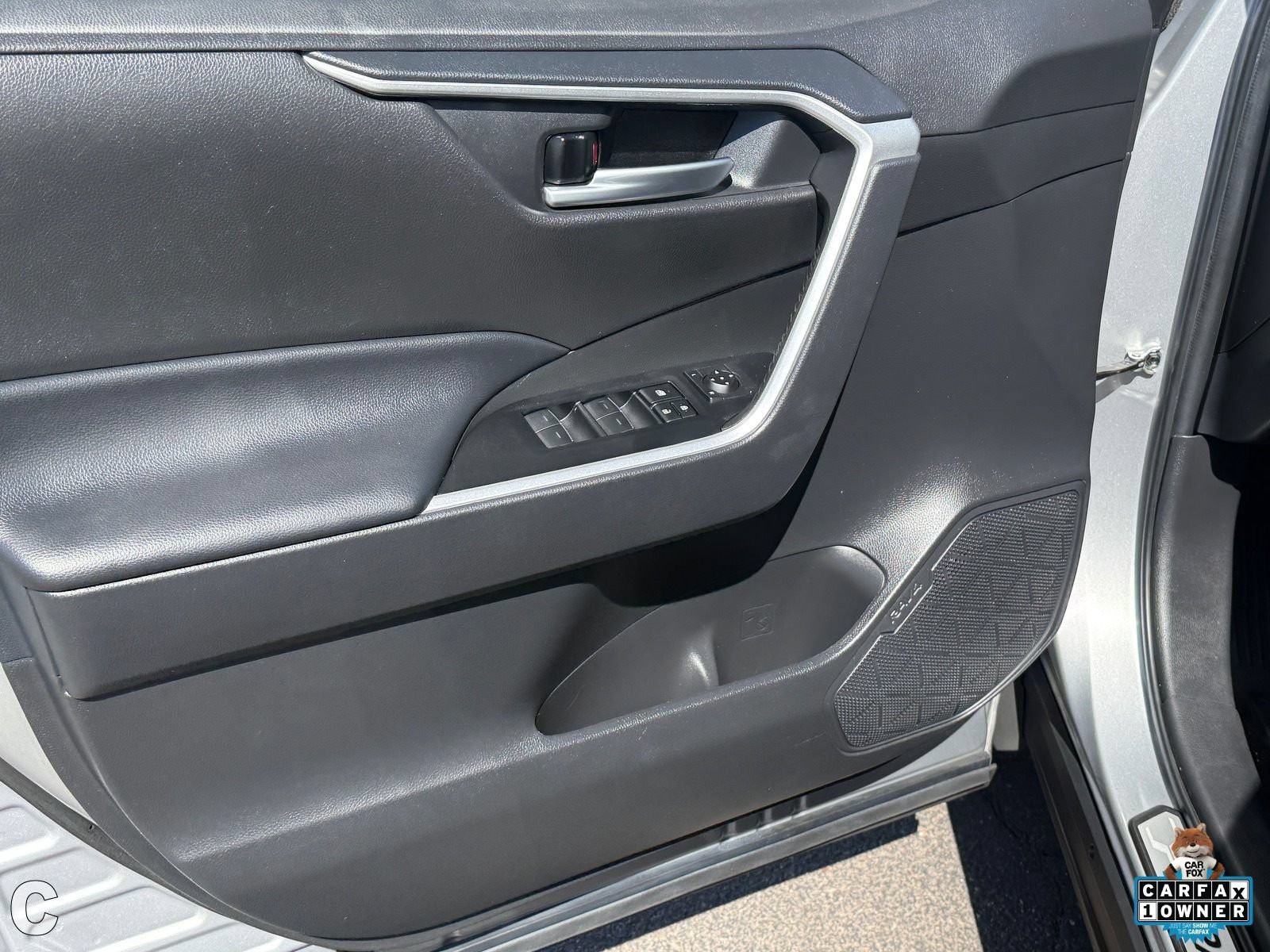 Used 2023 Toyota RAV4 XLE FWD image 15