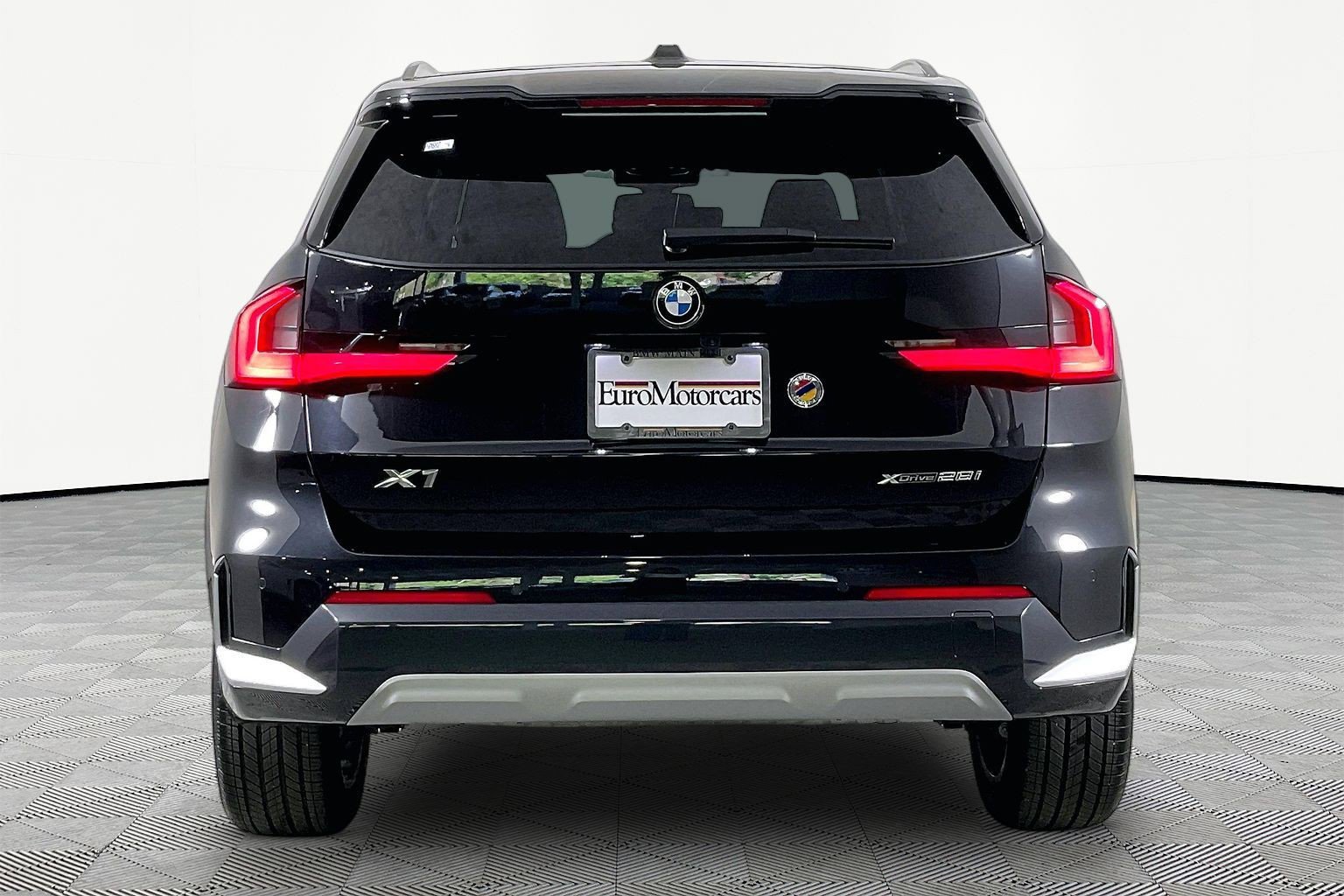Certified 2026 BMW X1 xDrive28i w/ Technology Package AWD/4WD image 7