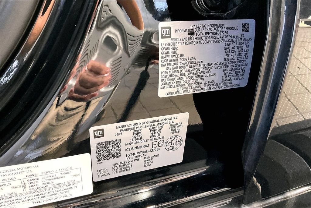 Used 2025 GMC Sierra 2500 AT4 w/ AT4 Premium Plus Package AWD/4WD image 36