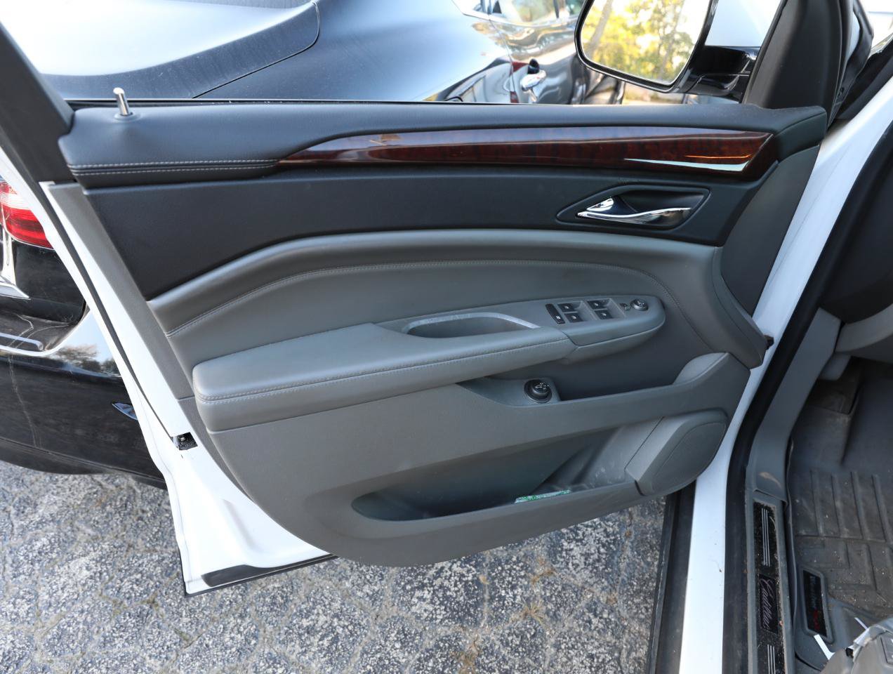 Used 2010 Cadillac SRX Luxury AWD/4WD image 16