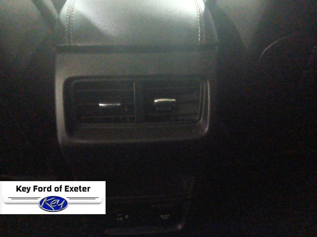 Used 2021 Ford Edge Titanium image 19