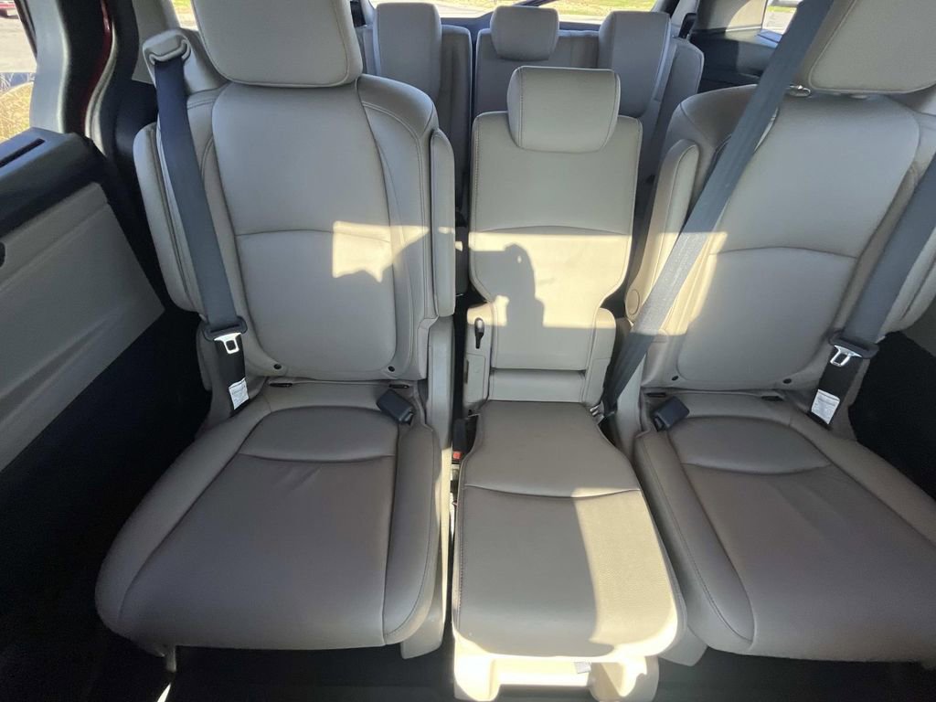 Used 2023 Honda Odyssey Touring image 33