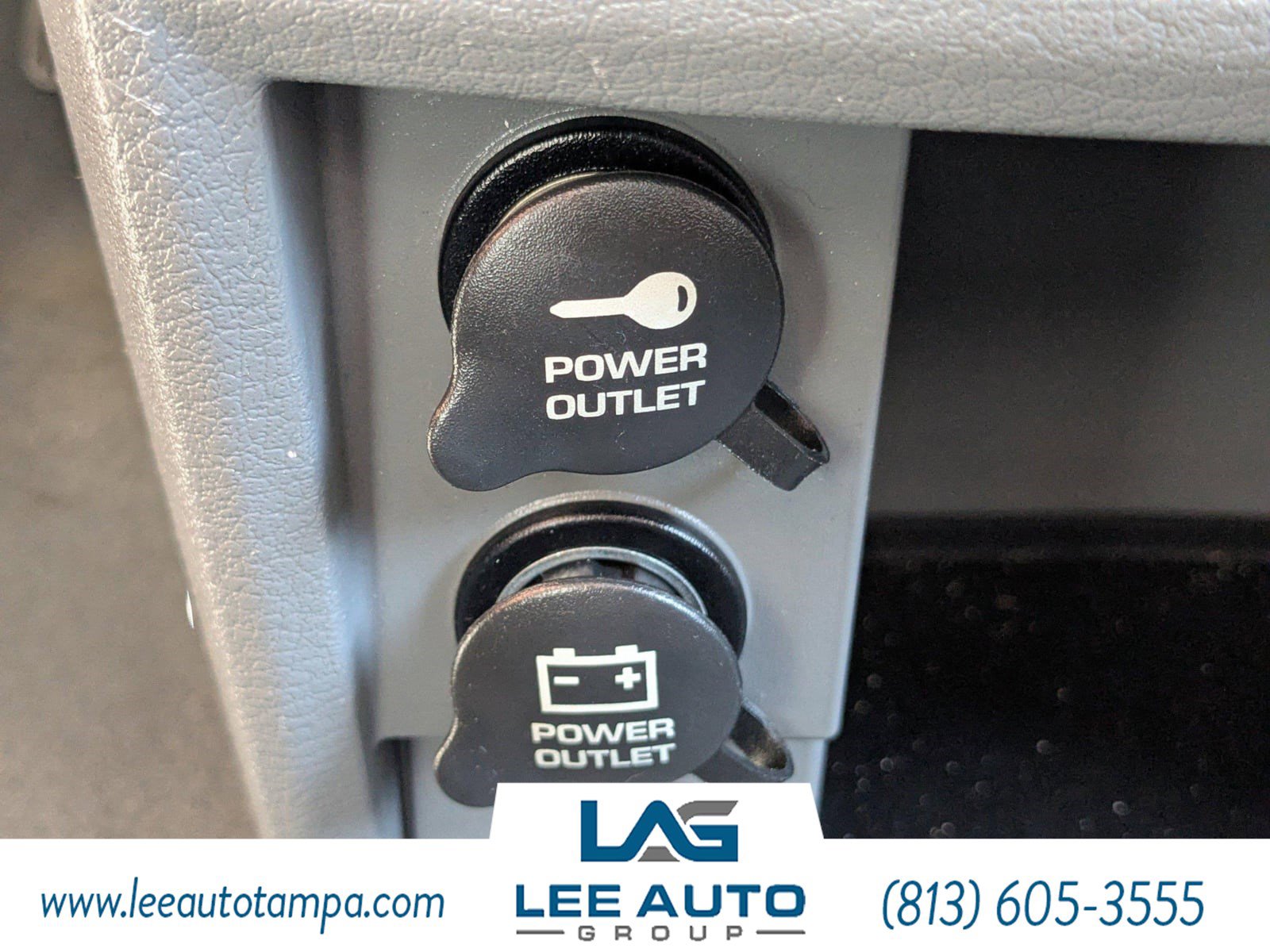 Used 2010 Chrysler Town & Country Touring image 21