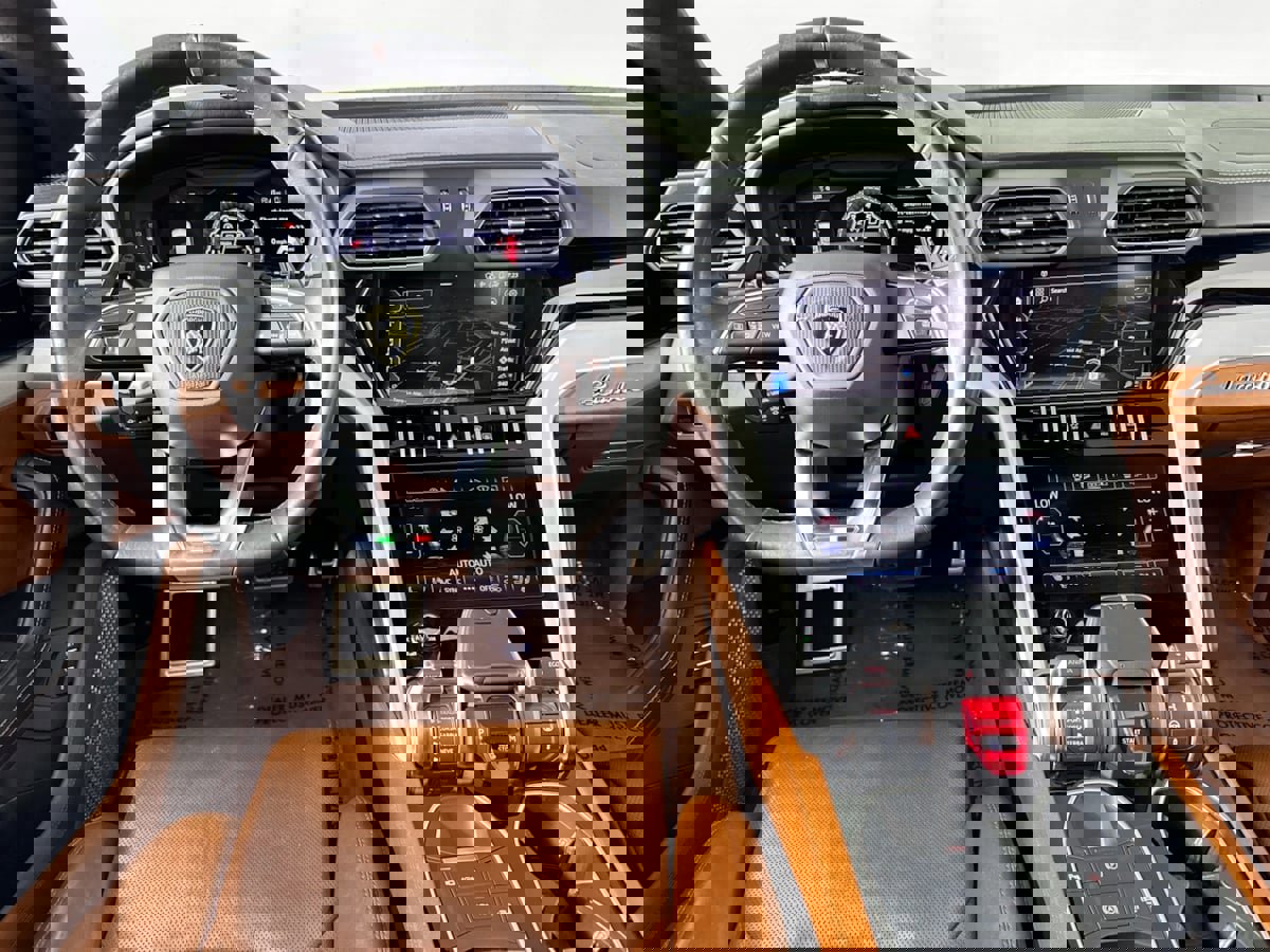 Used 2020 Lamborghini Urus image 29