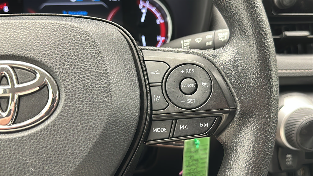 Used 2025 Toyota RAV4 LE AWD/4WD image 17