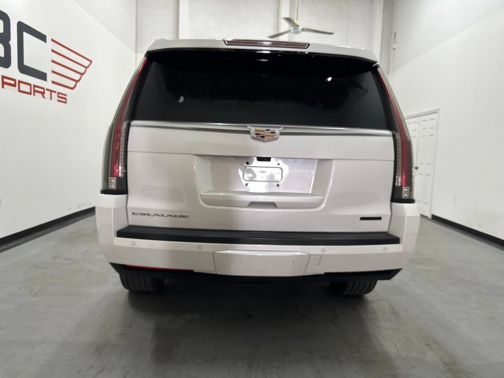 Used 2019 Cadillac Escalade Luxury AWD/4WD image 13