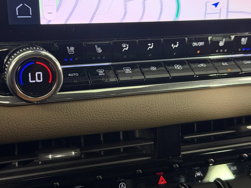 Used 2024 GMC Canyon Denali AWD/4WD image 19