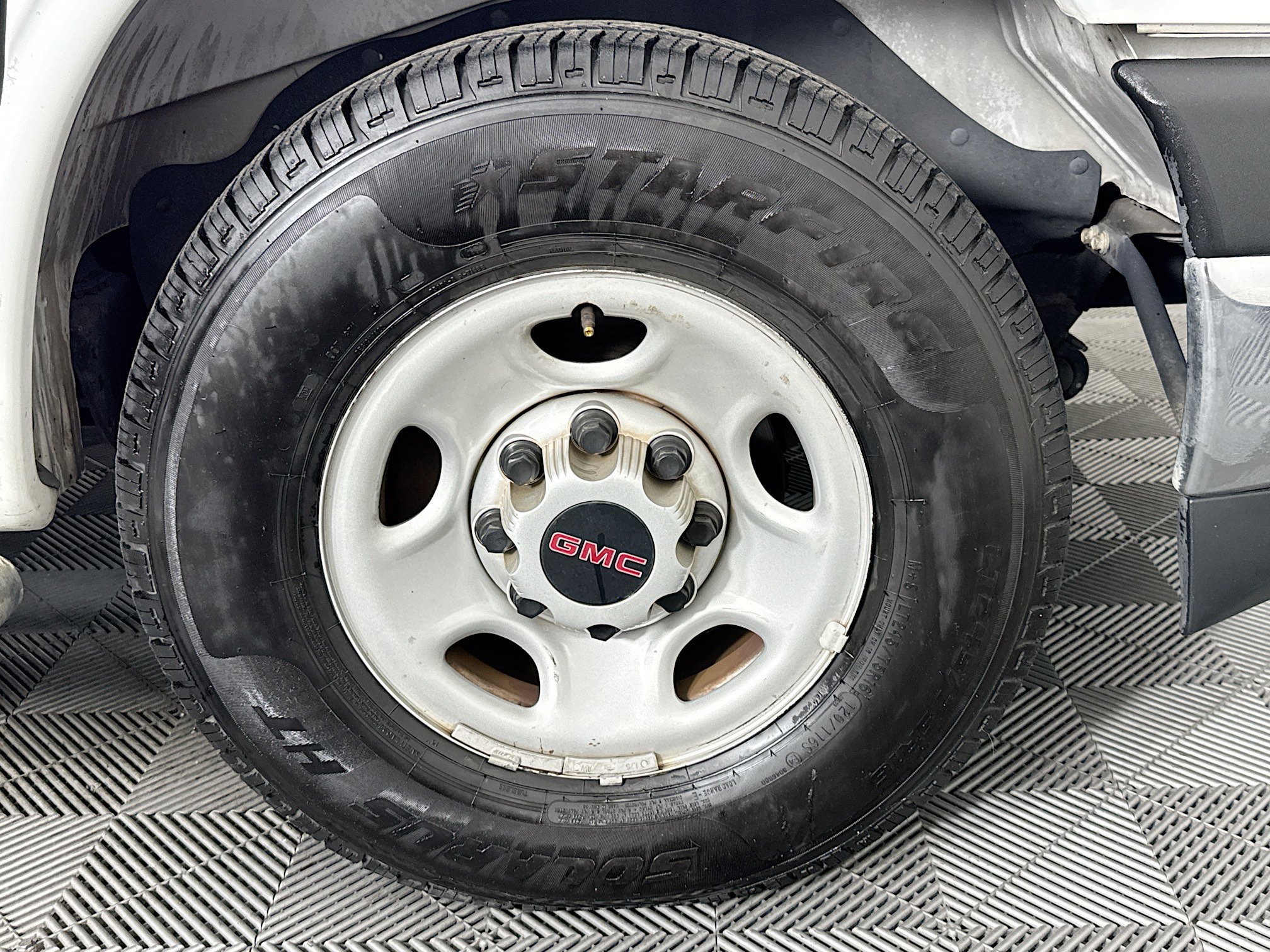 Used 2020 GMC Savana 2500 w/ Driver Convenience Package image 24