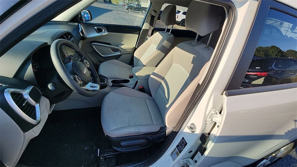Used 2022 Kia Soul LX w/ Technology Package image 15
