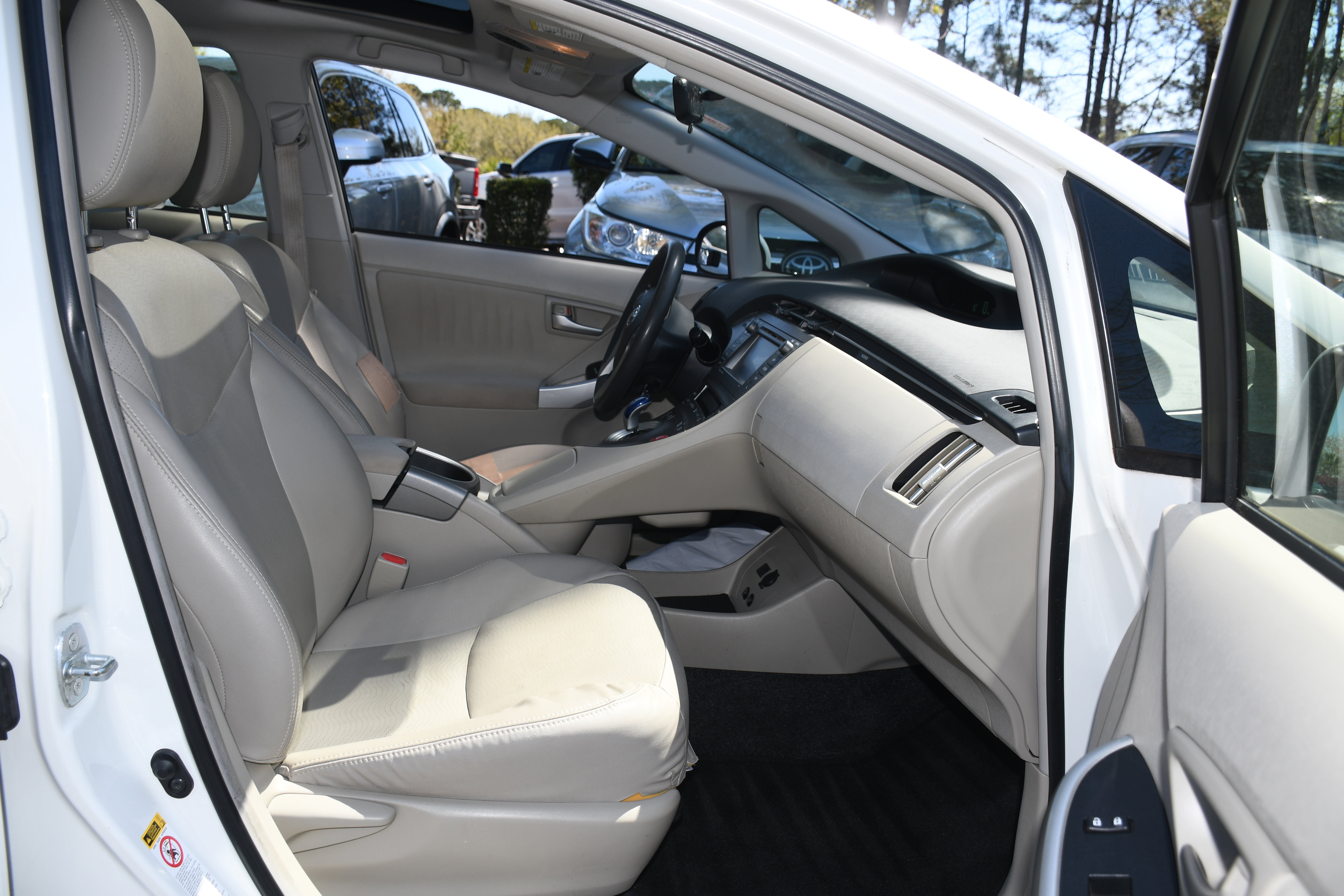 Used 2015 Toyota Prius Three w/ Solar Roof Package image 20