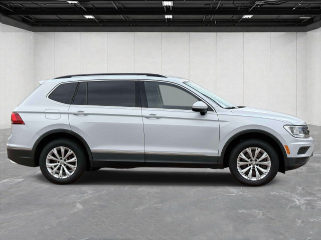 Used 2018 Volkswagen Tiguan SE AWD/4WD image 6