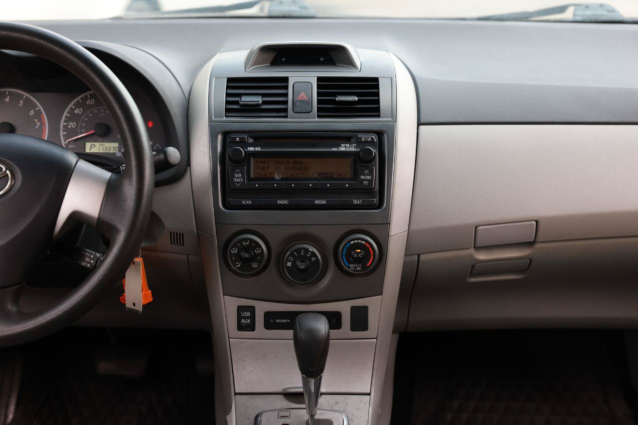 Used 2012 Toyota Corolla LE FWD image 32