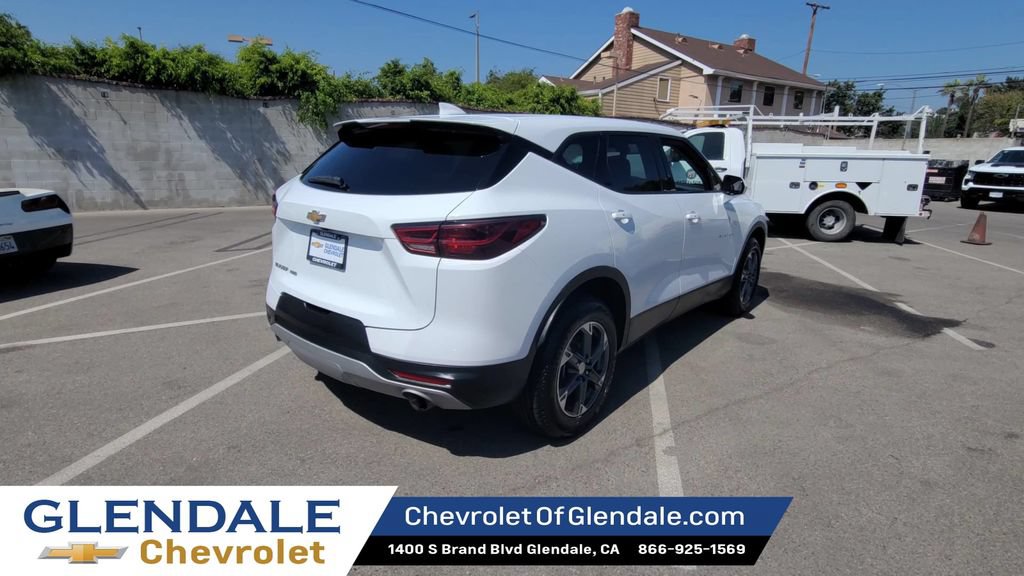 Certified 2025 Chevrolet Blazer LT AWD/4WD image 8