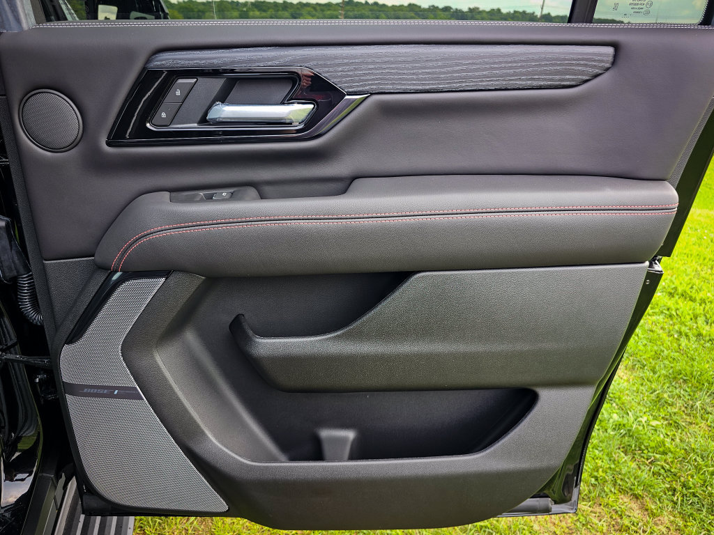 New 2026 GMC Yukon XL AT4 Ultimate w/ LPO, Floor Liner Package AWD/4WD image 48