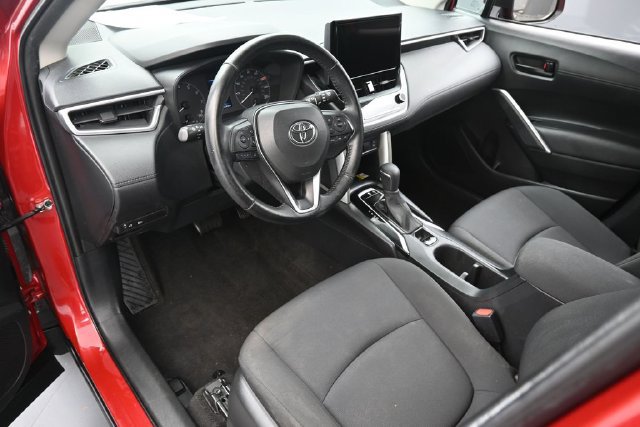 Used 2023 Toyota Corolla Cross LE FWD image 11