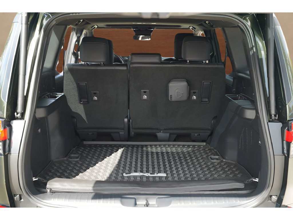 Used 2024 Lexus GX 550 AWD/4WD image 31