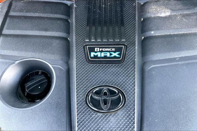 Used 2024 Toyota Tundra Platinum w/ TRD Off-Road Package AWD/4WD image 34