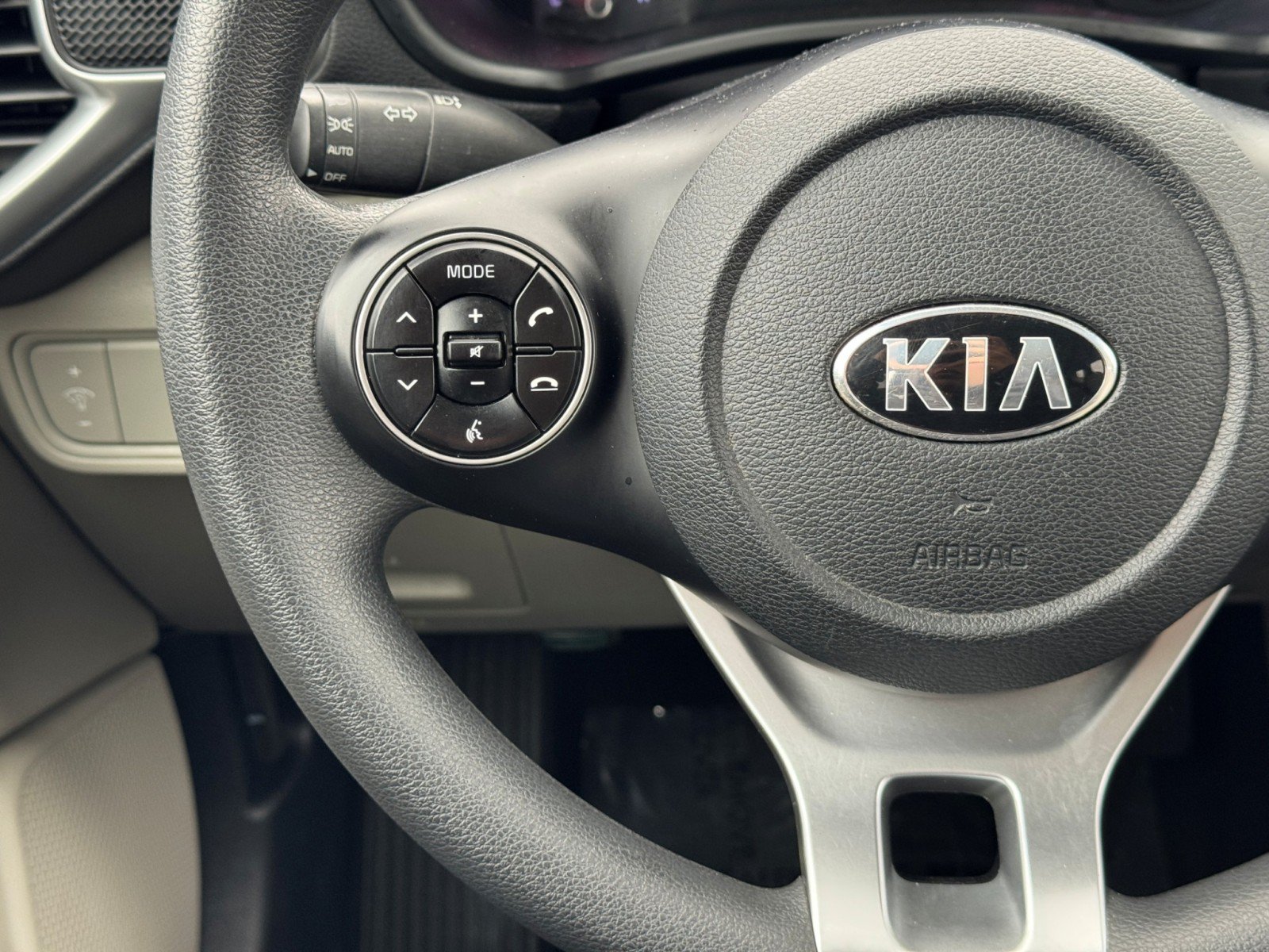 Used 2020 Kia Soul LX FWD image 19