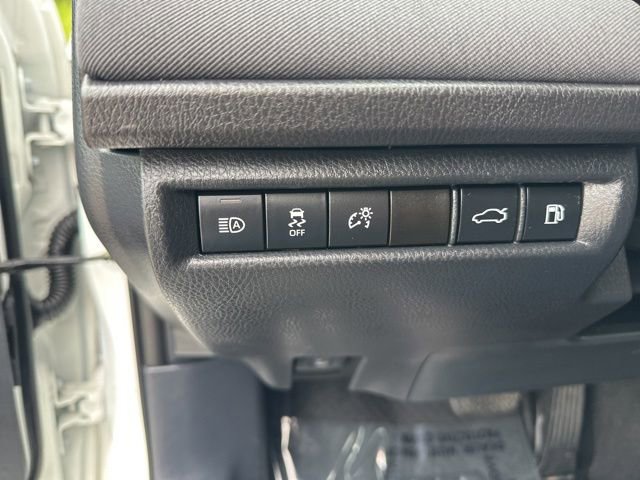 Used 2025 Toyota Camry LE FWD image 37