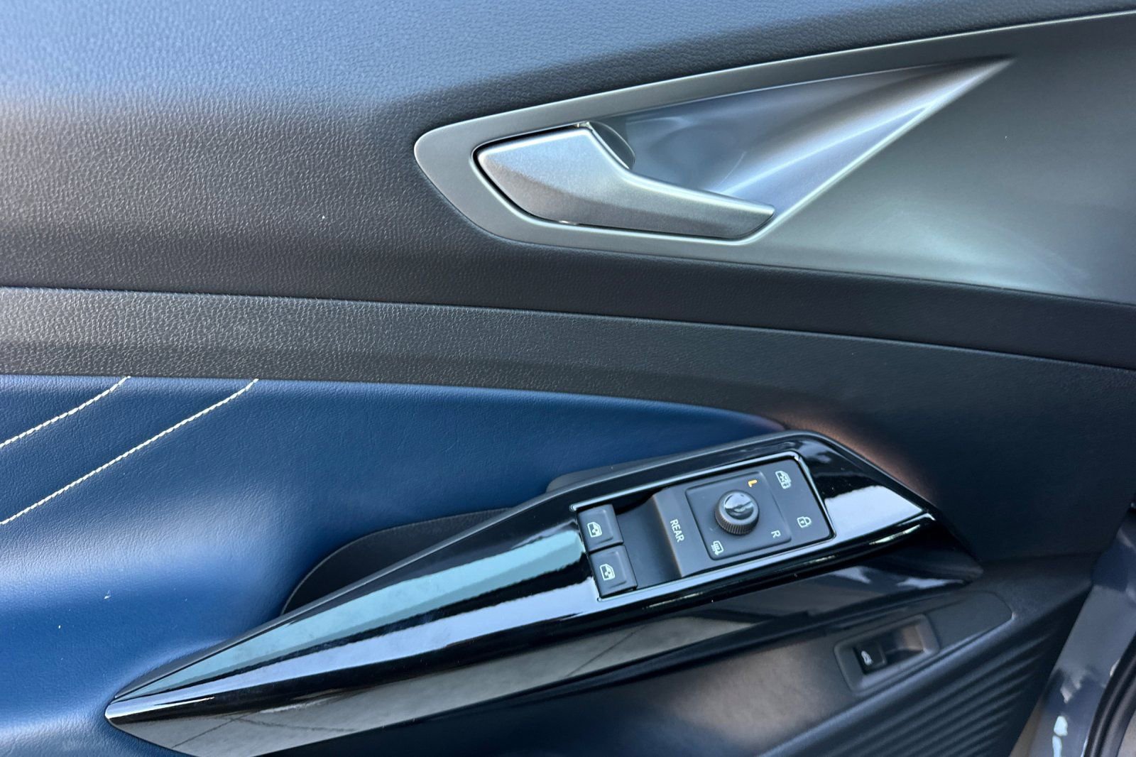 New 2026 Volkswagen ID.4 Pro S image 9