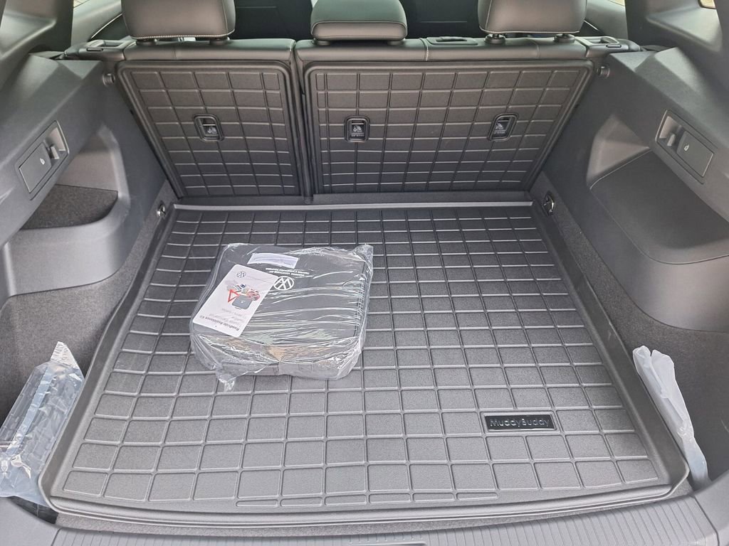 New 2026 Volkswagen Tiguan SE R-Line image 25