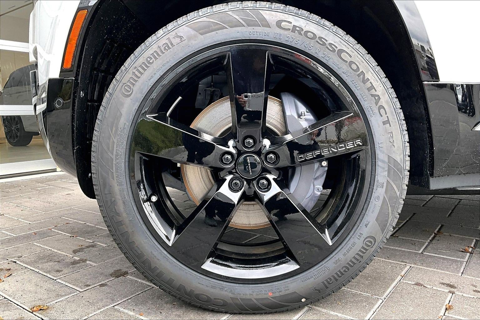 New 2026 Land Rover Defender 110 X-Dynamic SE image 12