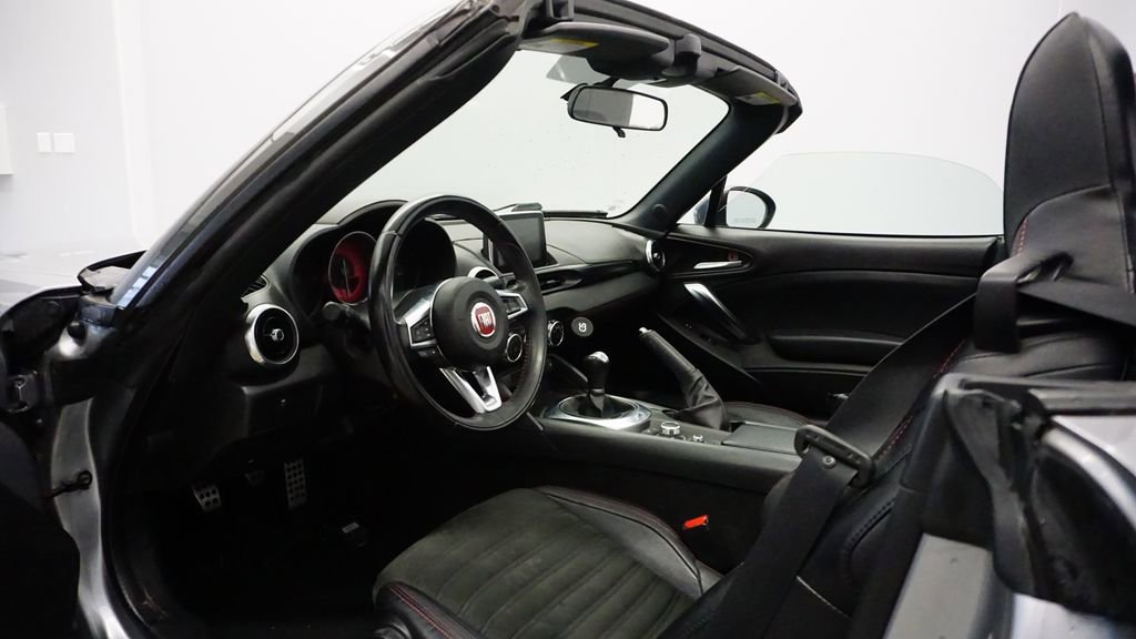 Used 2017 FIAT 124 Spider Abarth image 19