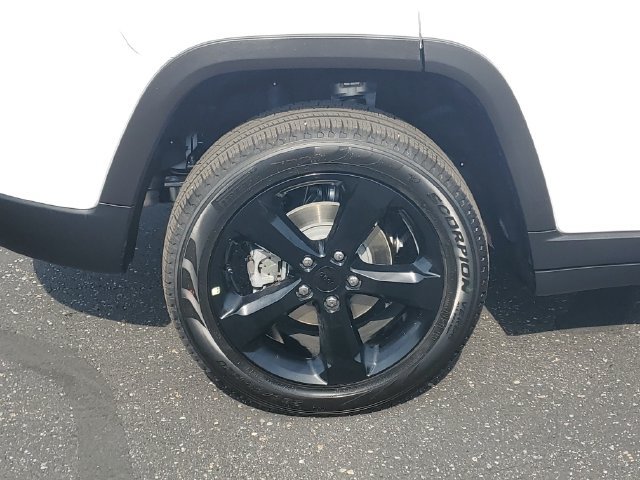 New 2026 Jeep Grand Cherokee Limited w/ Limited Altitude Package AWD/4WD image 5
