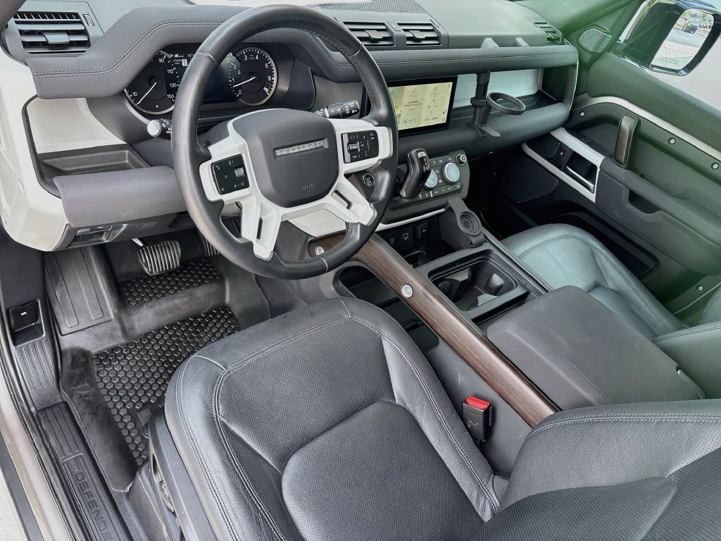 Used 2023 Land Rover Defender 90 S AWD/4WD image 9