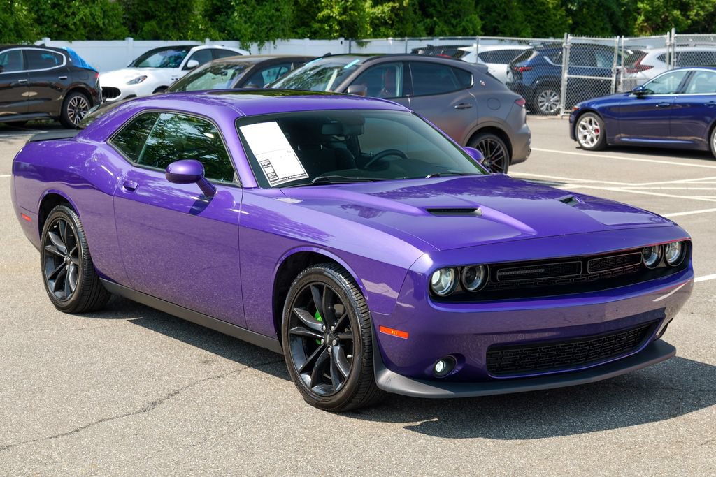 Used 2018 Dodge Challenger SXT w/ Blacktop Package RWD image 9