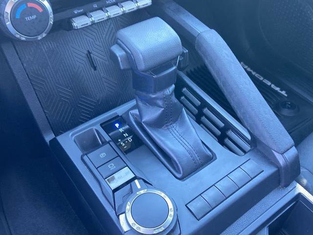 Used 2025 Toyota Tacoma SR image 11