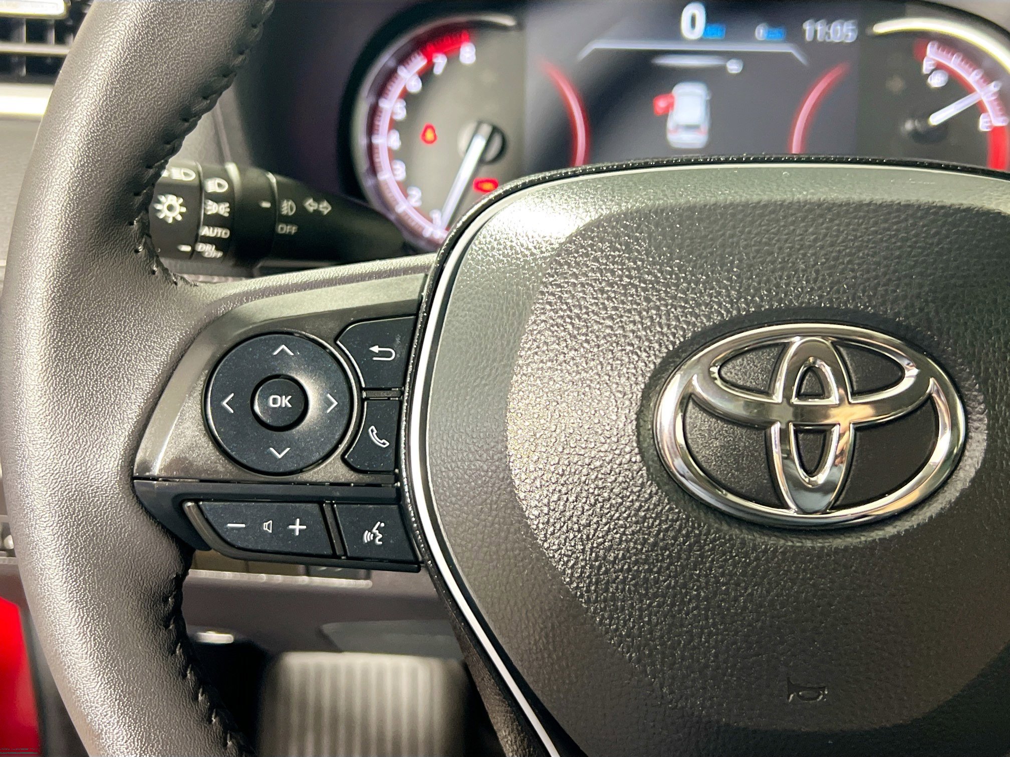 Used 2025 Toyota RAV4 XLE Premium image 18
