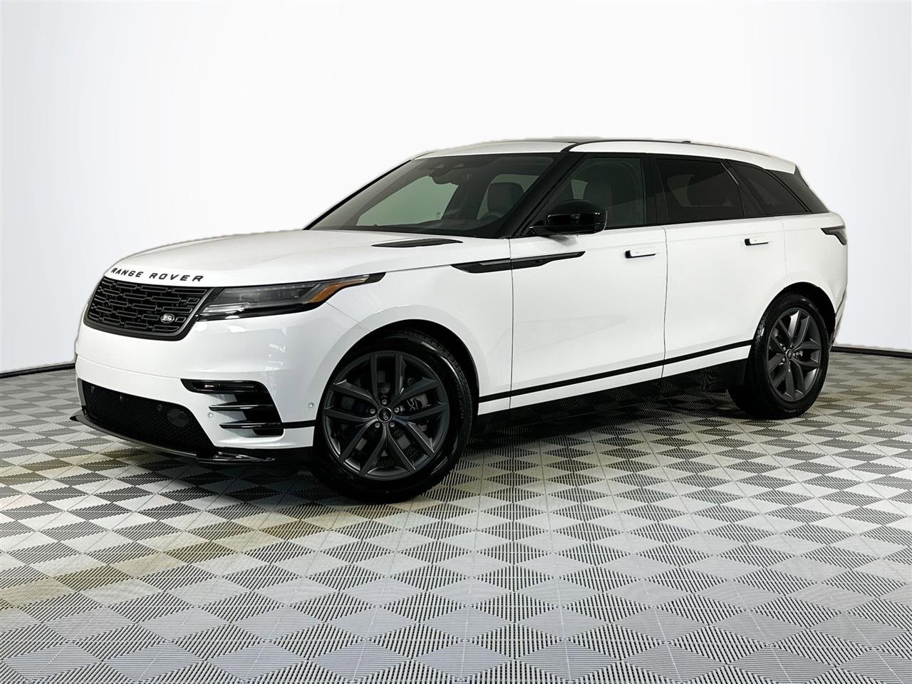 Used 2026 Land Rover Range Rover Velar Dynamic SE image 1