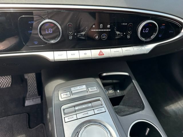 Used 2025 Genesis GV70 2.5T w/ Advanced Package AWD/4WD image 25