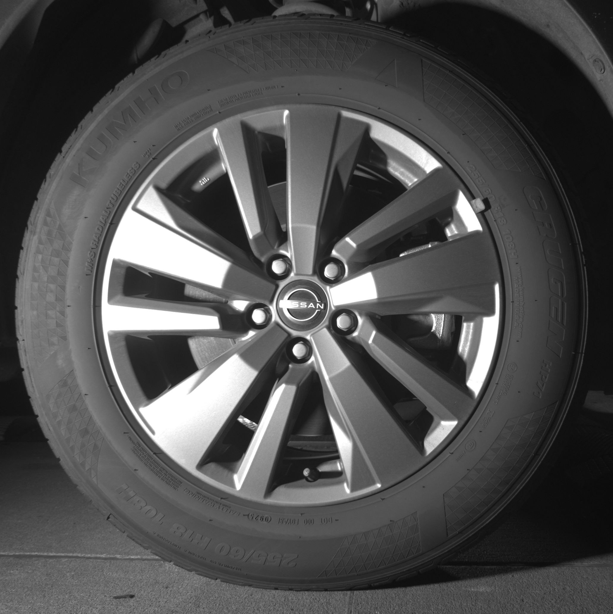 Used 2025 Nissan Pathfinder SV image 13