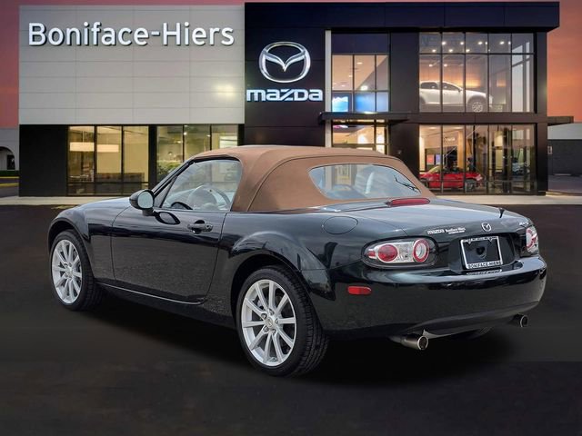 Used 2008 MAZDA MX-5 Miata Grand Touring w/ Premium Pkg RWD image 3